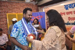 photo_6172257923414213907_y