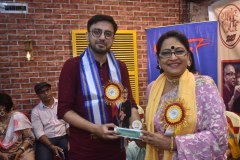 photo_6172257923414213908_y