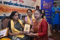 photo_6172257923414213924_y