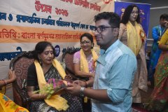 photo_6172257923414213929_y