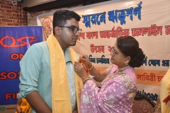 photo_6172257923414213935_y